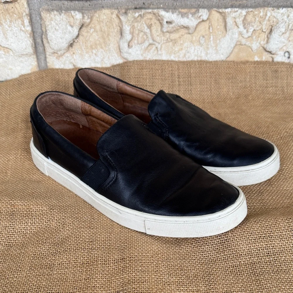 Frye Ivy Slip-On sneaker in black Leather Size 6 M